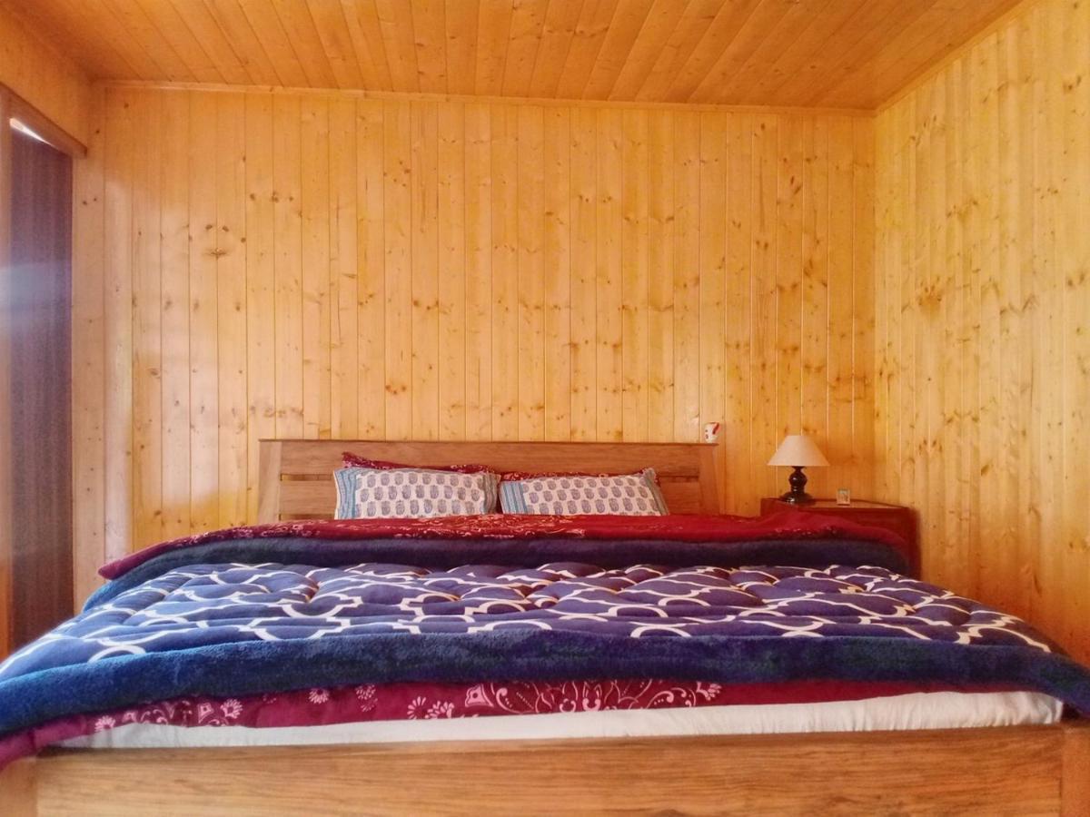 Log Cabin In The Woods Panzió Gangtok Kültér fotó