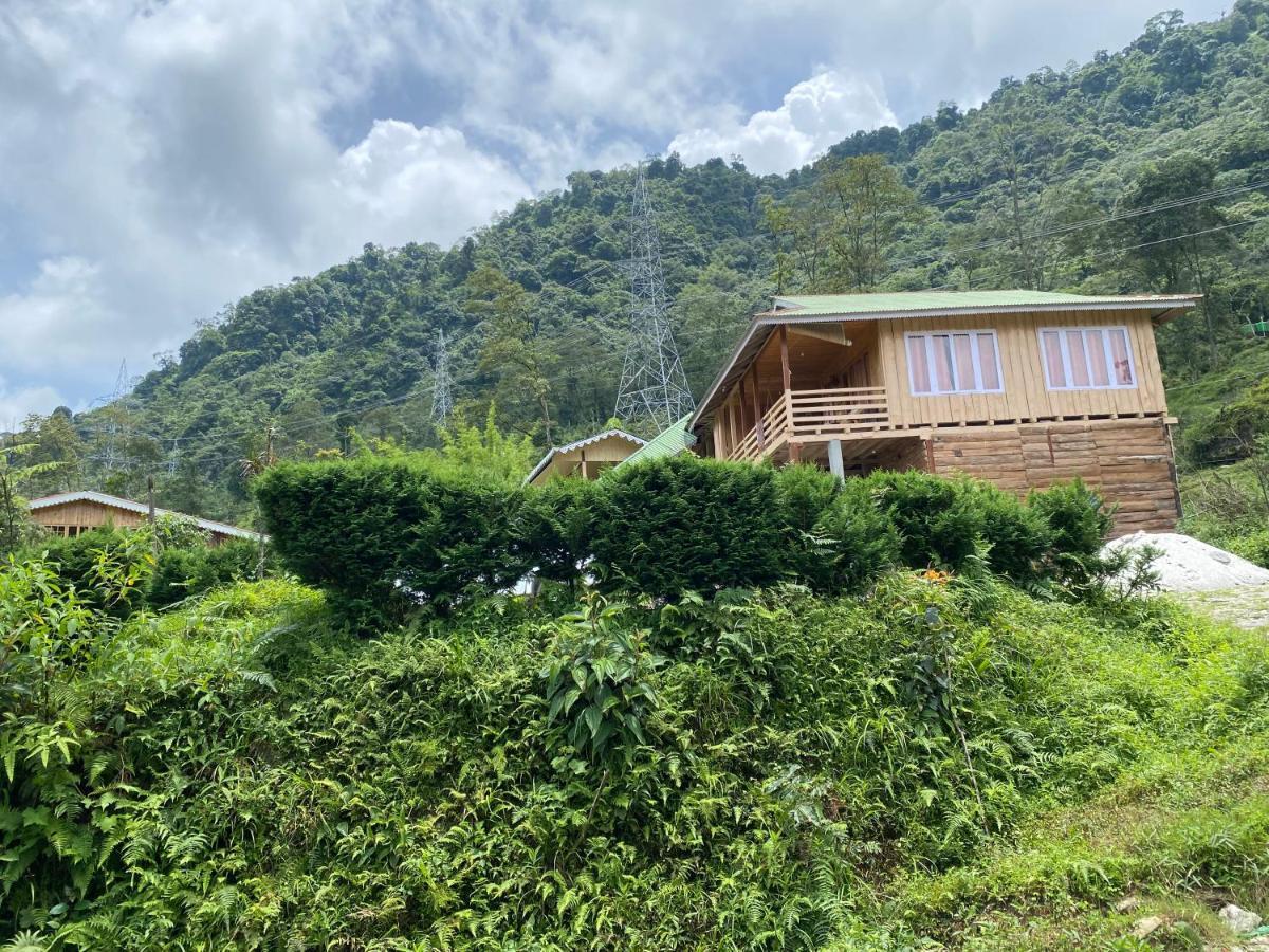 Log Cabin In The Woods Panzió Gangtok Kültér fotó