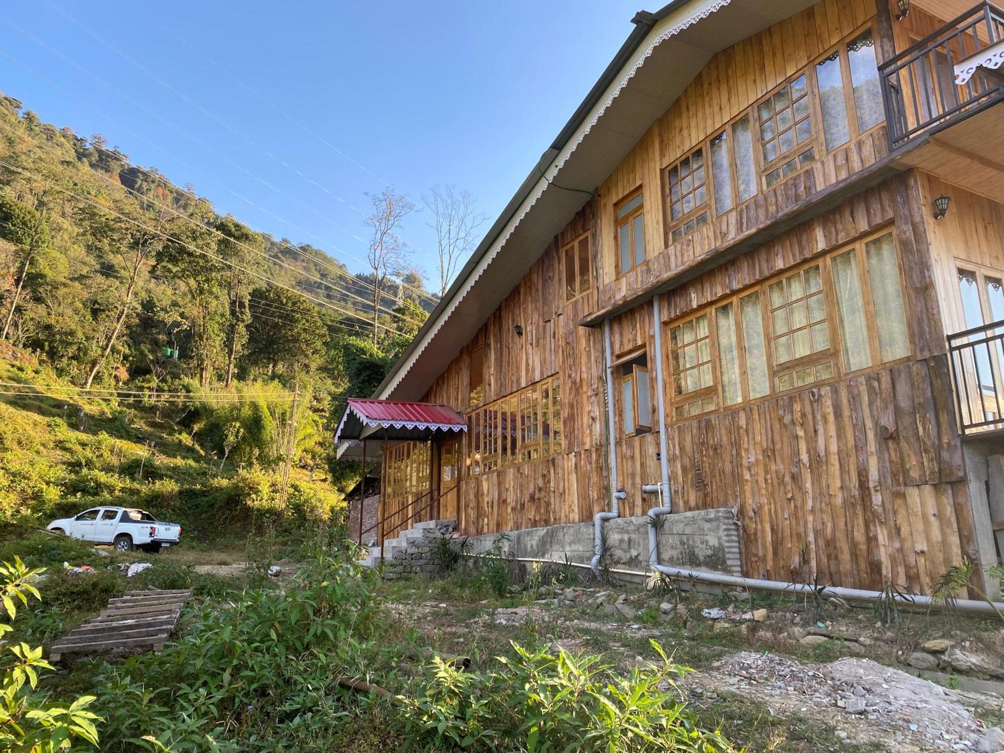 Log Cabin In The Woods Panzió Gangtok Kültér fotó