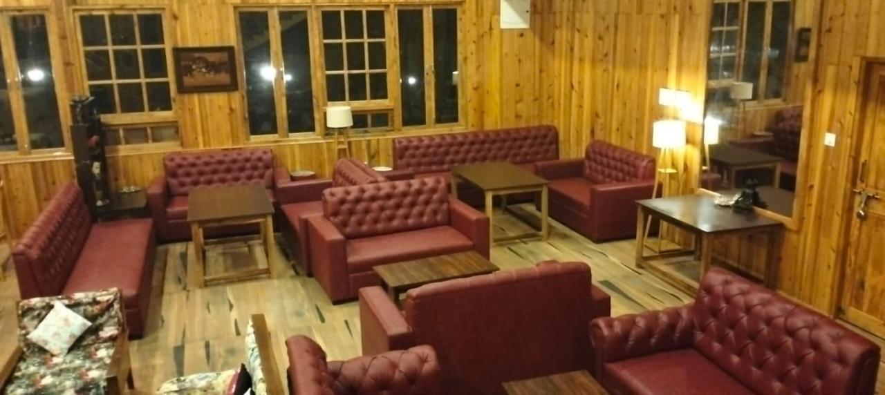 Log Cabin In The Woods Panzió Gangtok Kültér fotó